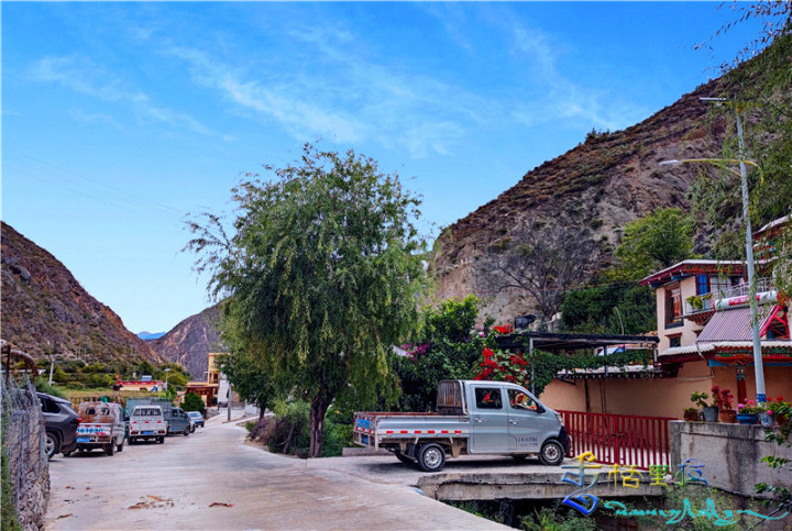 尼西乡机械收割忙 百姓喜洋洋